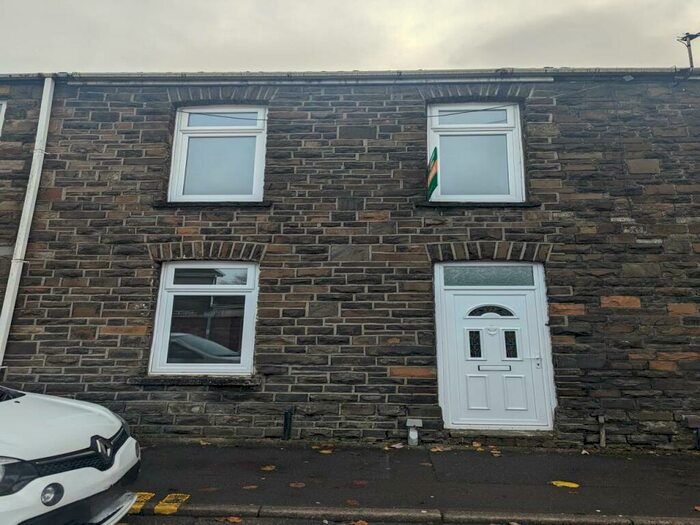 2 Bedroom House To Rent In Ynysymeardy Road, Briton Ferry, SA11