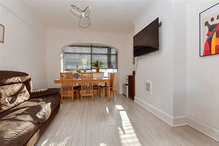 4 Bedroom Terraced House For Sale In Penshurst Road, Thornton Heath, Surrey, CR7