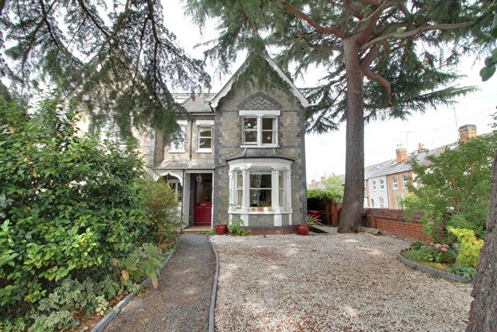 4 Bedroom Semi-Detached House To Rent In Erleigh Road, Reading, RG1