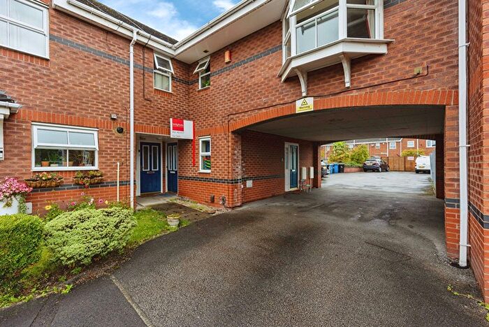 1 Bedroom Maisonette For Sale In Lindow Street, Sale, Greater Manchester, M33
