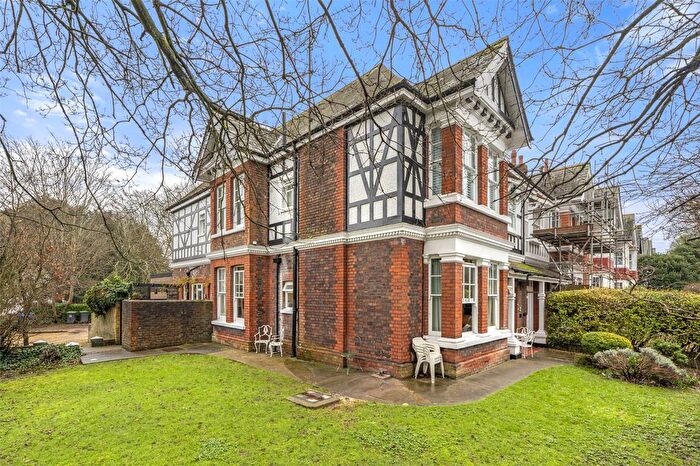 1 Bedroom Flat For Sale In Shakespeare Road, Worthing, West Sussex, BN11