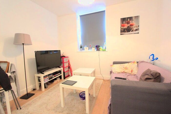 1 Bedroom Flat To Rent In Cricket Green, Mitcham CR4