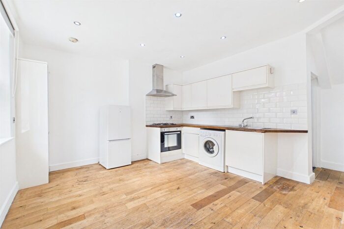 1 Bedroom Flat To Rent In Pollards Hill North, Norbury, SW16