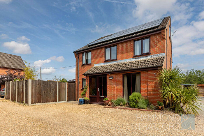 4 Bedroom Detached House For Sale In Fakenham Road, Taverham, NR8