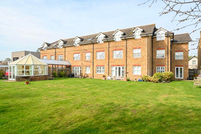2 Bedroom Retirement Property For Sale In Aragon Court, East Molesey, KT8