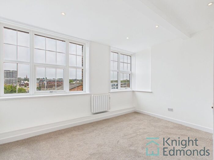 2 Bedroom Property To Rent In Bank Street, Maidstone, ME14