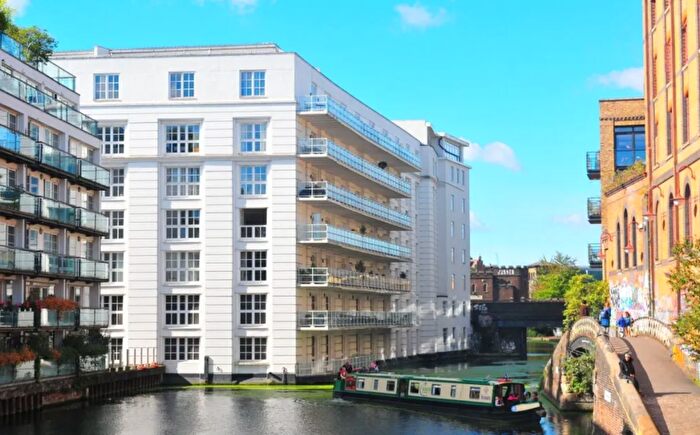 2 Bedroom Flat To Rent In Jamestown Road, Camden Town, London, NW1