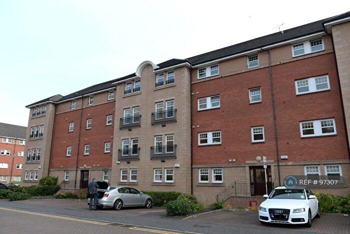 3 Bedroom Flat To Rent In Newlands, Glasgow, G43