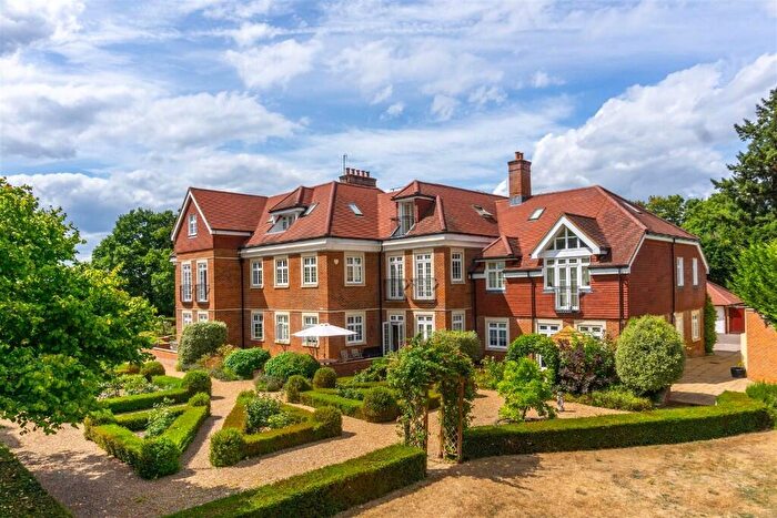 2 Bedroom Apartment For Sale In Flanchford Road, Reigate, Surrey, RH2