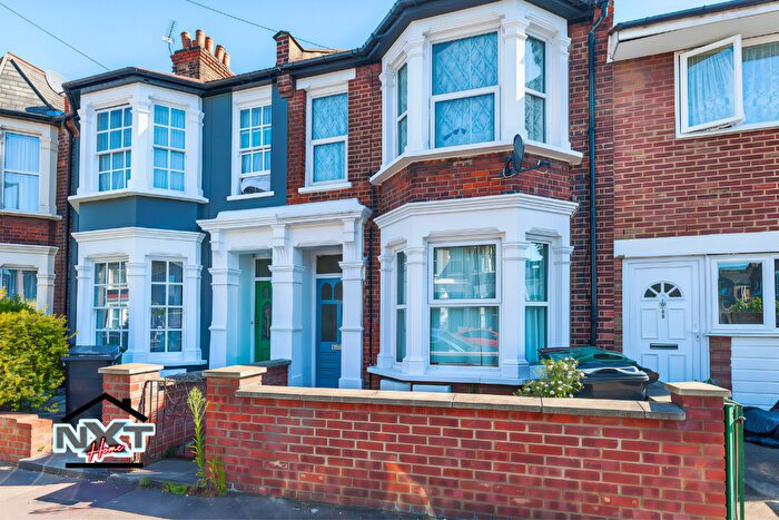 1 Bedroom Flat For Sale In Leasowes Road, Leyton, E10