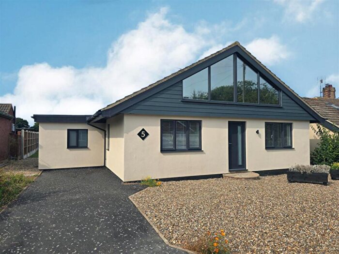 3 Bedroom Detached Bungalow For Sale In Rectory Close, Rollesby, NR29