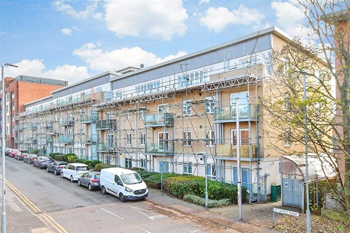 1 Bedroom Flat For Sale In St. James's Road, Brentwood, Essex, CM14