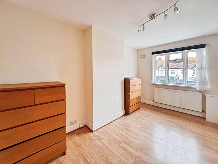 2 Bedroom Flat To Rent In Hornchurch Road, Hornchurch, RM12