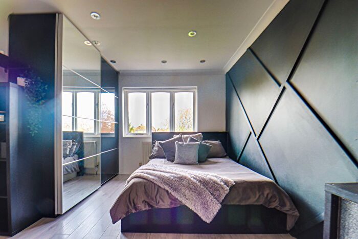 4 Bedroom Detached House For Sale In Tile Kiln Lane, Hemel Hempstead, Hertfordshire, HP3