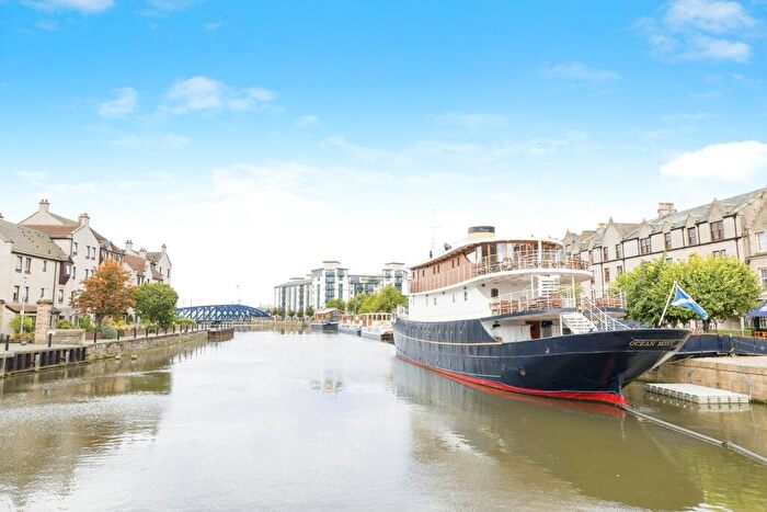 3 Bedroom Flat For Sale In Bernard Street, Edinburgh, Midlothian, EH6