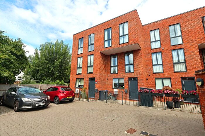 4 Bedroom Terraced House To Rent In Canalside Mews, Woking, Surrey, GU21