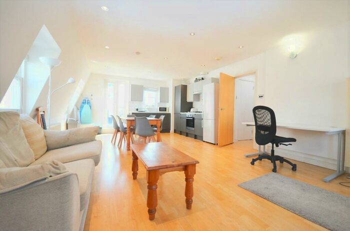 3 Bedroom Flat To Rent In Frampton Street, Edgware Road, NW8