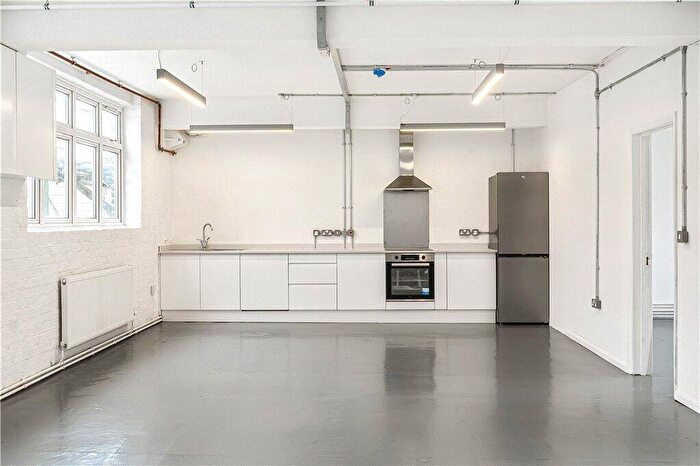 2 Bedroom Apartment To Rent In Arcola Street, London, E8