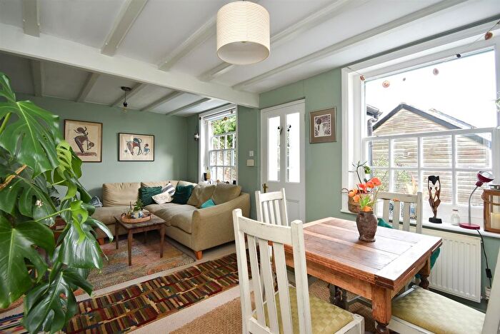 2 Bedroom Detached House To Rent In Church Passage, Hastings, TN34
