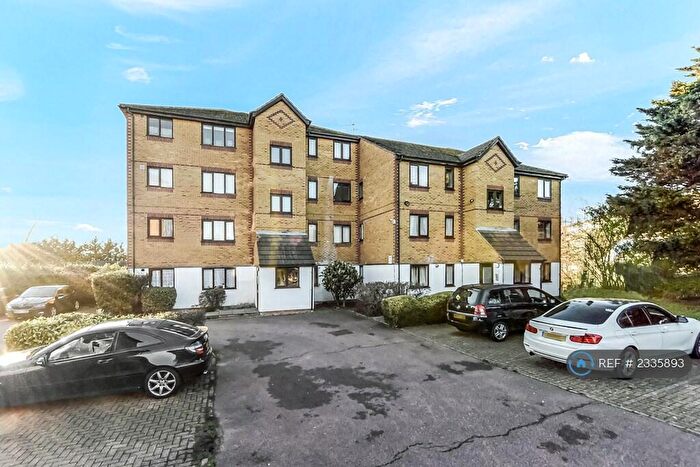 2 Bedroom Flat To Rent In Alan Hocken Way, London, E15