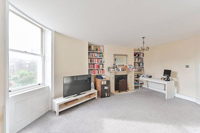 1 Bedroom Flat To Rent In Kennington Park Road, , Kennington, London, SE11