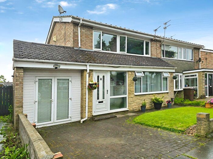 3 Bedroom Semi-Detached House For Sale In Grindon Close, Cramlington, NE23
