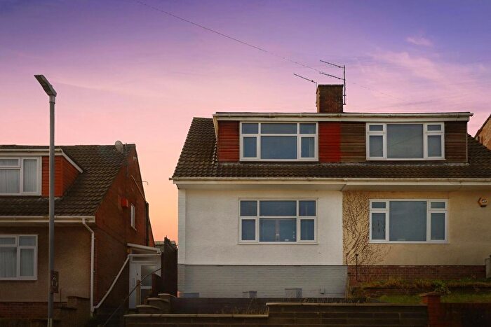 3 Bedroom Semi Detached House For Sale In Crispin Way, Gloucestershire, BS15