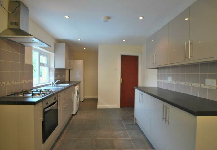 6 Bedroom House To Rent In Richmond Road, Roath, CF24