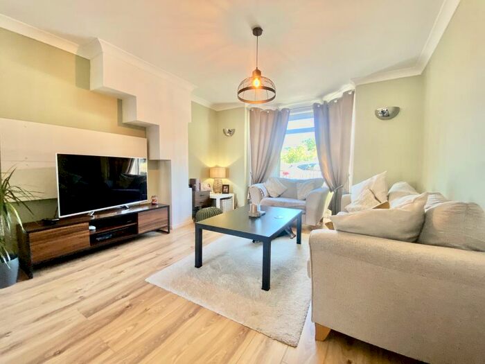 3 Bedroom House To Rent In Bursledon Road, Southampton, SO19