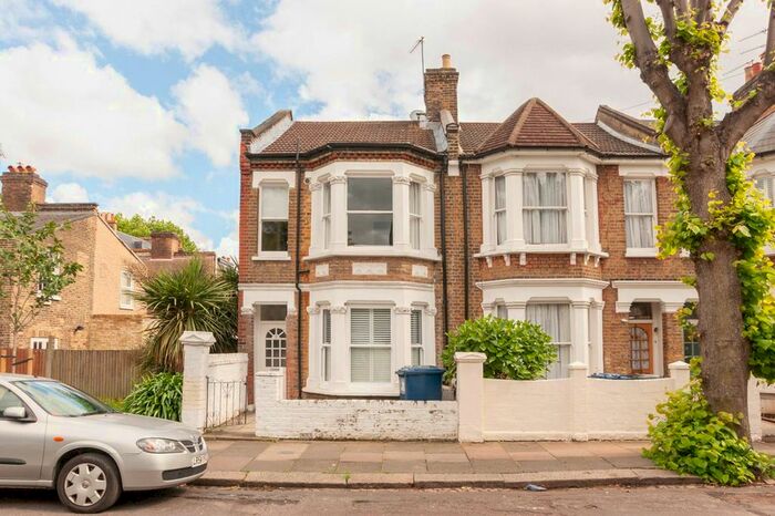 2 Bedroom Flat To Rent In Meon Road, Acton, London, W3