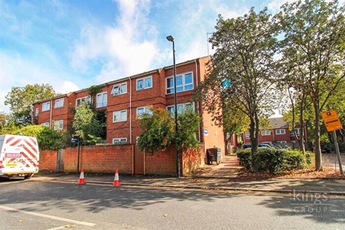 1 Bedroom Flat For Sale In Morpeth Walk, London, N17