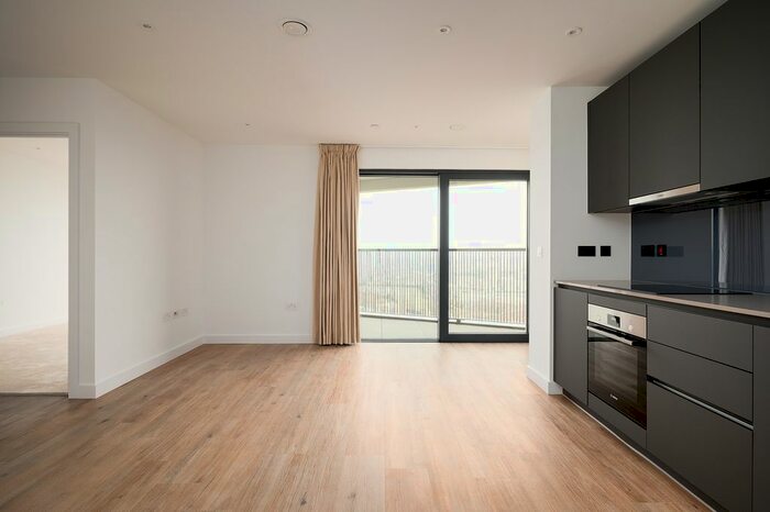 1 Bedroom Flat To Rent In Riverstone Heights, Reed Avenue, London, E3