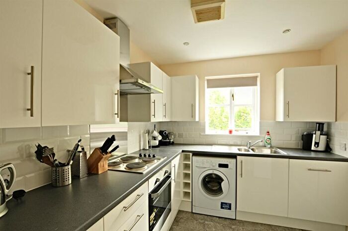 2 Bedroom Flat To Rent In Castle Mews, St. Thomas Street, OX1