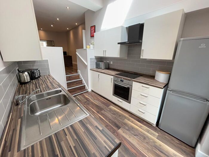 4 Bedroom Terraced House To Rent In Duke Street, L1