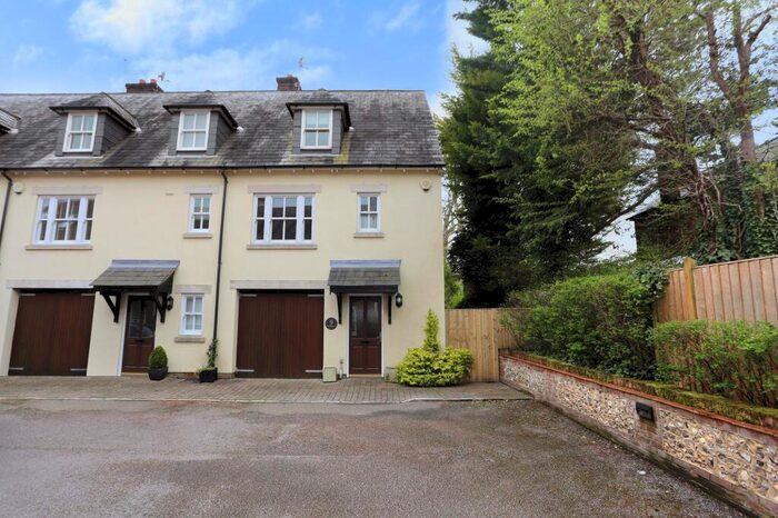 3 Bedroom Town House For Sale In Oxendown, Meonstoke, SO32