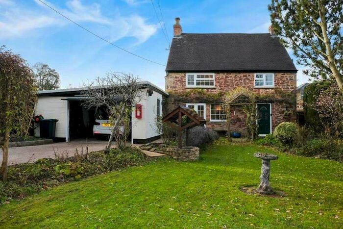 4 Bedroom Cottage For Sale In Ivy Cottage, Kilcot, GL18