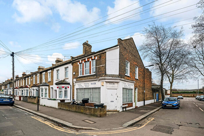 2 Bedroom Flat For Sale In First Floor Flat, Ashville Road, Leytonstone, Waltham Forest, E11