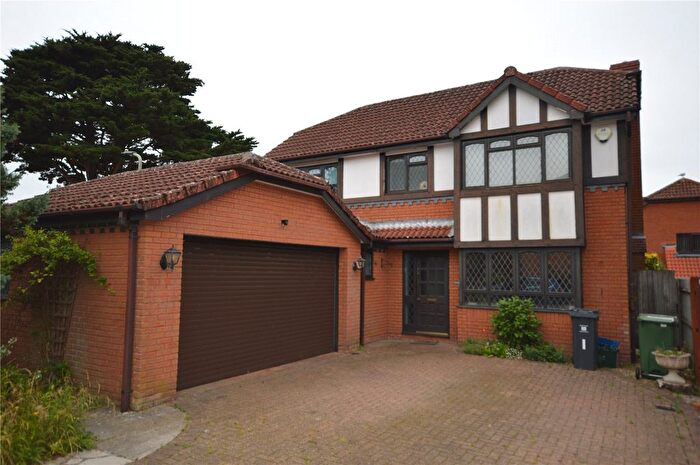 4 Bedroom Detached House To Rent In York Close, Axminster, Devon, EX13