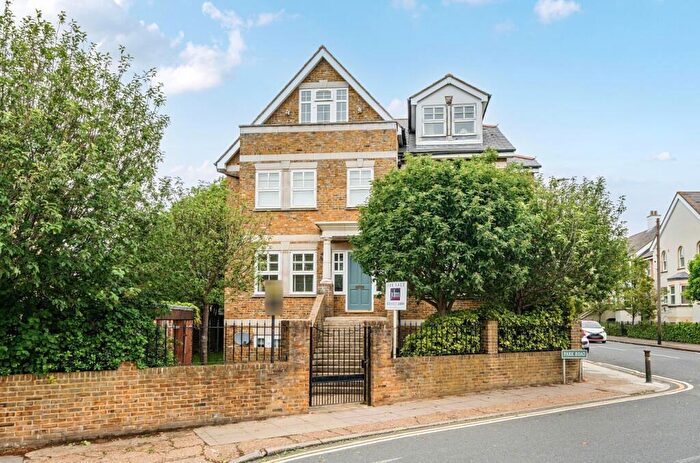 3 Bedroom Apartment For Sale In Park Road, Bromley, BR1
