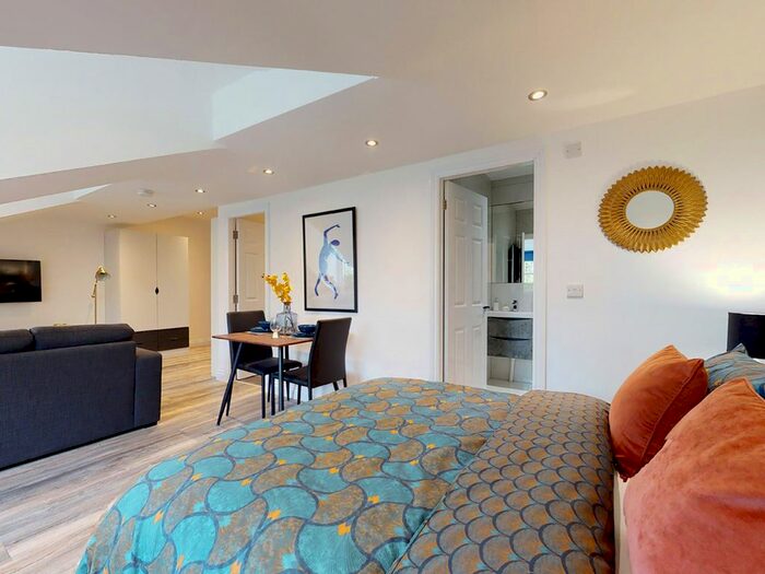 Studio To Rent In Apt, Hyde Terrace #, LS2
