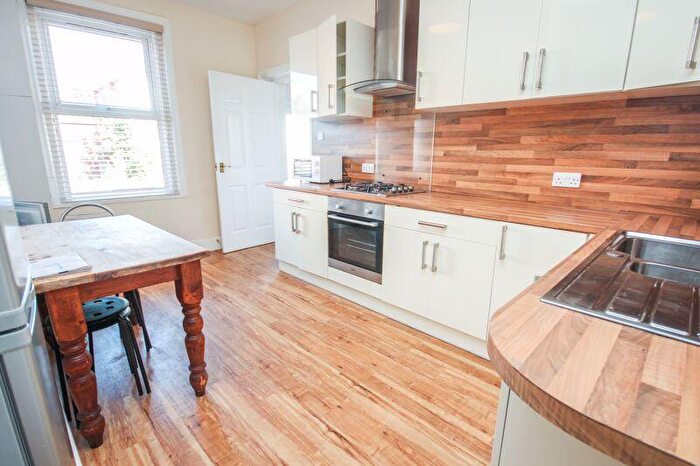 5 Bedroom Detached House To Rent In Green Road, Bournemouth, BH9