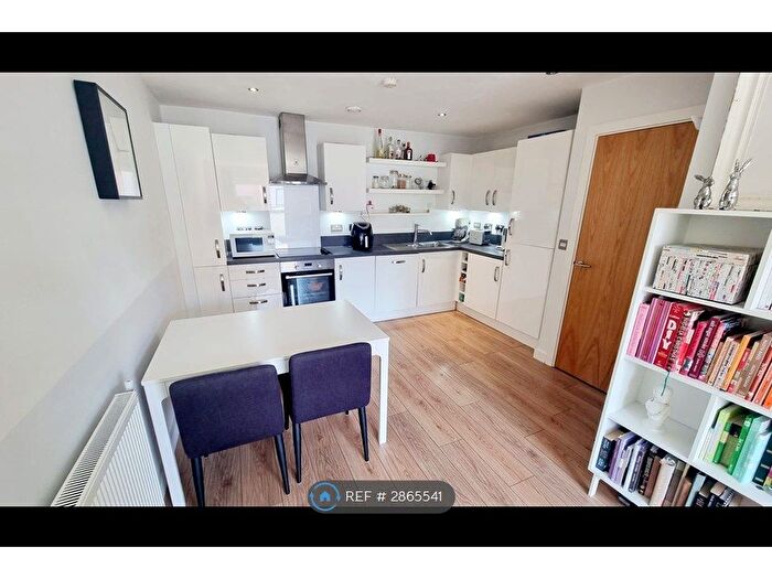 1 Bedroom Flat To Rent In Crown Drive, Romford, RM7