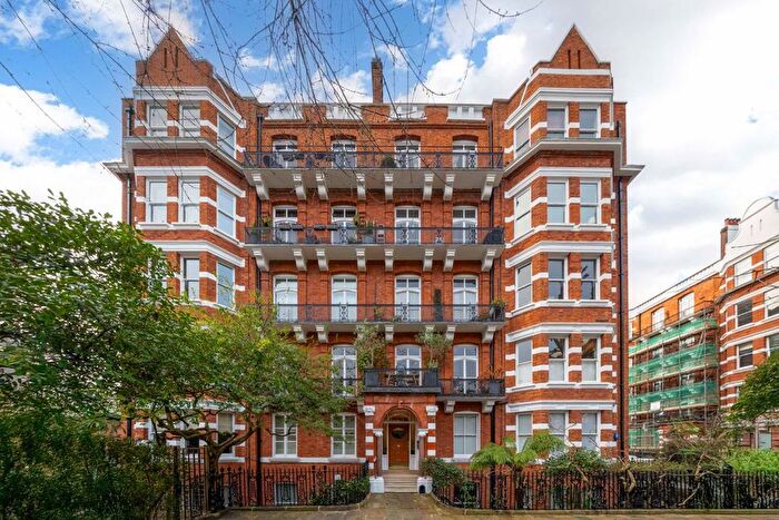 3 Bedroom Flat To Rent In Trebovir Road, London, SW5