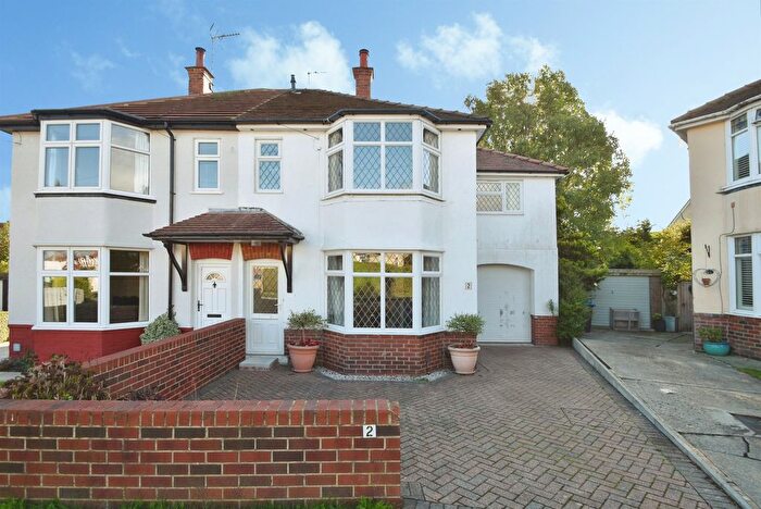 4 Bedroom Semi Detached House For Sale In Coniston Road, Harrogate, HG1