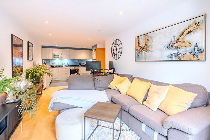 2 Bedroom Flat For Sale In Streatham Place, London, SW2