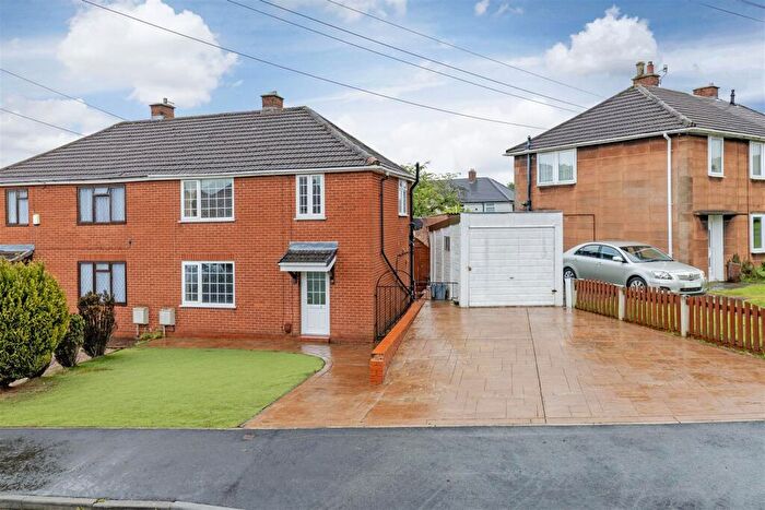 3 Bedroom Semi-Detached House For Sale In Heathcote Drive, Hasland, Chesterfield, S41