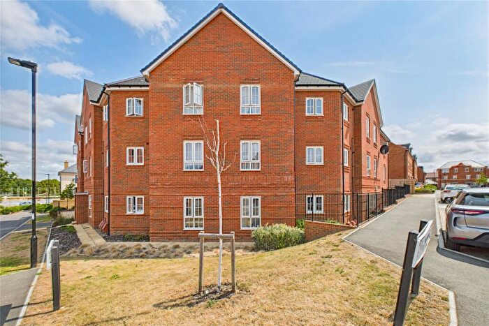 1 Bedroom Flat For Sale In Barrosa Road, Wellesley, Aldershot, Hampshire, GU11