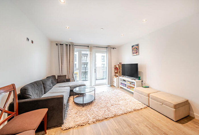 2 Bedroom Apartment For Sale In Westmoreland Road, London, NW9