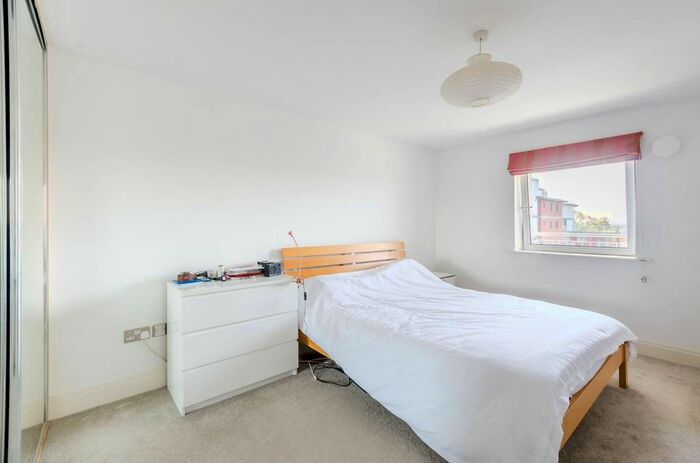 1 Bedroom Flat To Rent In Brentford High Street, Brentford, TW8