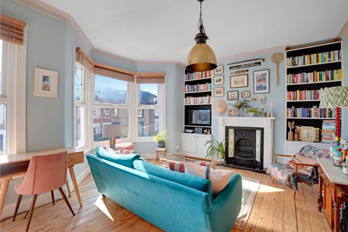 2 Bedroom Apartment For Sale In St. Asaph Road, Brockley, London, SE4